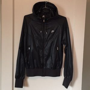 Nike iconic wind runner jacket in black